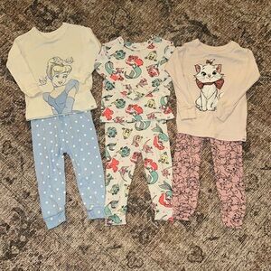 GAP baby Disney pajamas bundle 12-18/18-24M  *EUC*